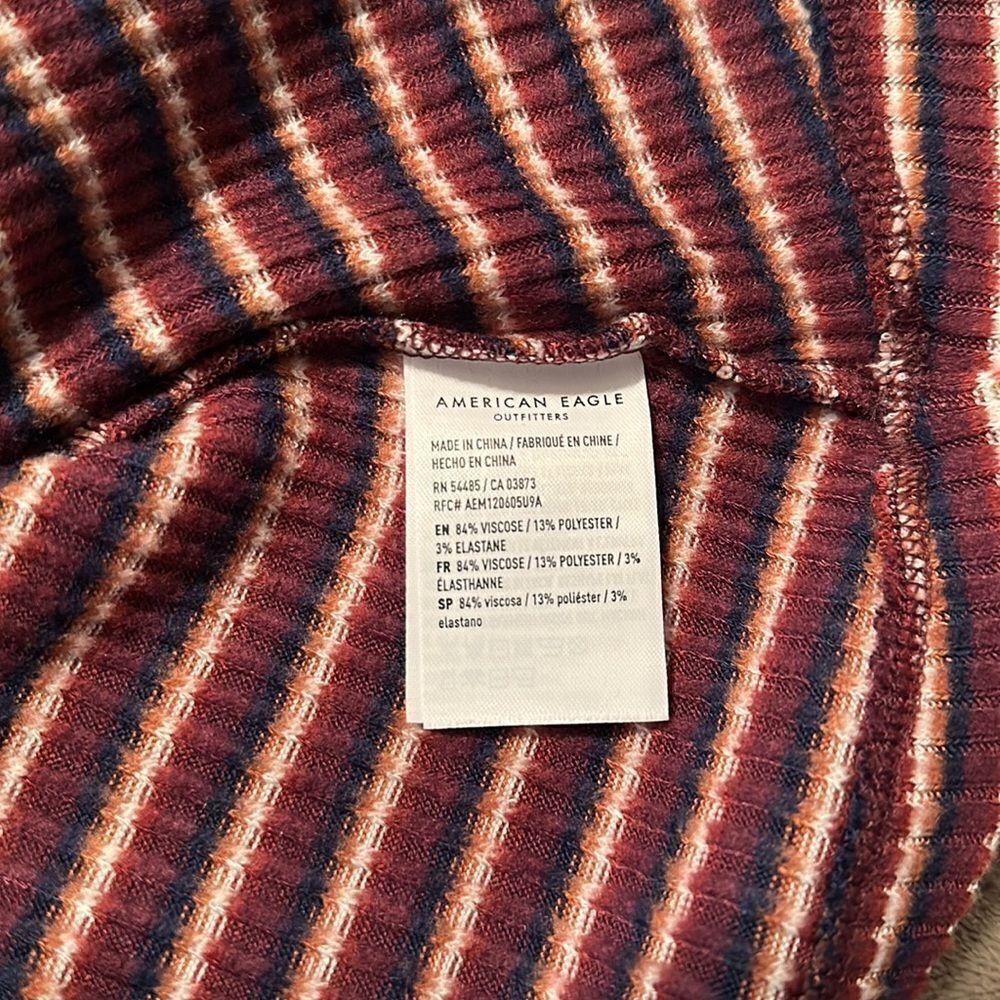 AE XS Burgundy Striped Ribbed Knit V-Neck Long Sleeve Knee Length Dress - Picture 11 of 12
